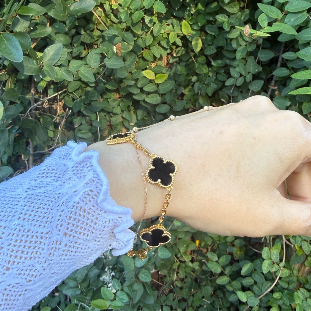 Gold and Black Cloverleaf Bracelet - Picture 2 of 6